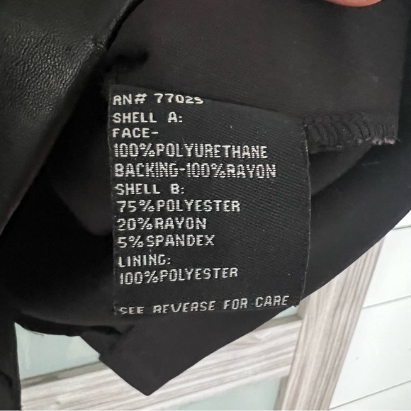 Faux leather and jersey dress - Picture 5 of 7